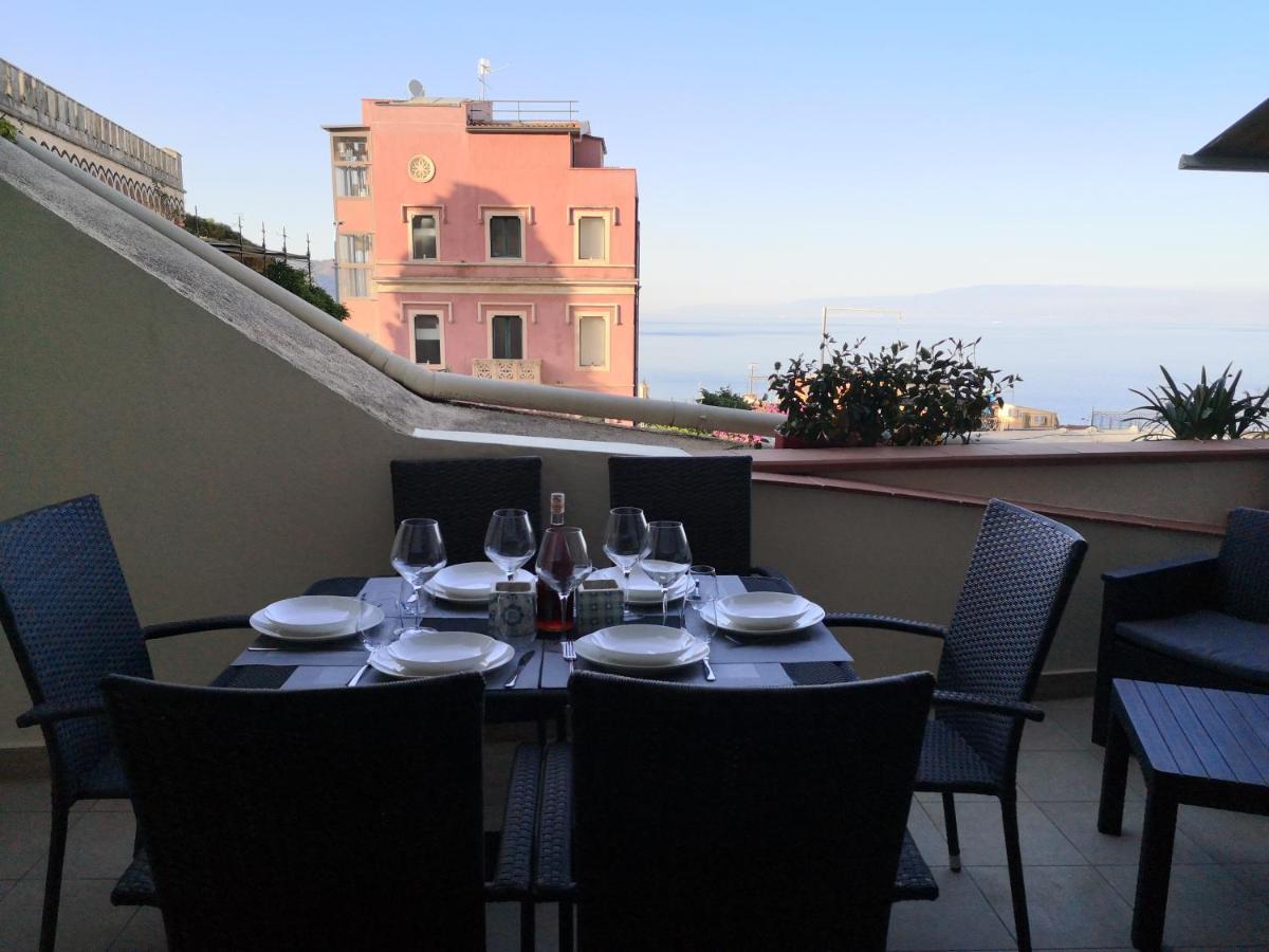 Casa Archia Ristrutturata Con Balcone Vista Mare Taormina